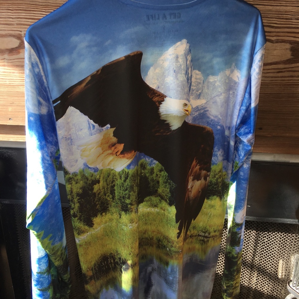 EUC Bald eagle tee